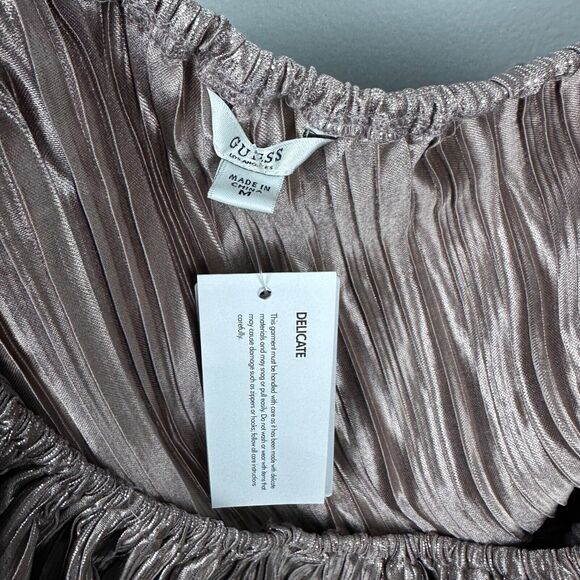 Guess Bobbi and Bricka NWT Pink Shimmer One Shoulder‎ Pleated Blouse Size Medium - Picture 4 of 6